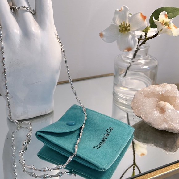✨Tiffany & Co.✨Elsa Peretti Teardrop Necklace - Picture 3 of 4